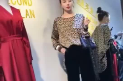 城管小姐姐有几套衣服啊,揭秘她的多套穿搭秘密